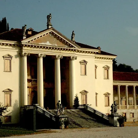 מלון Ristorante Giulietta E Romeo 2*